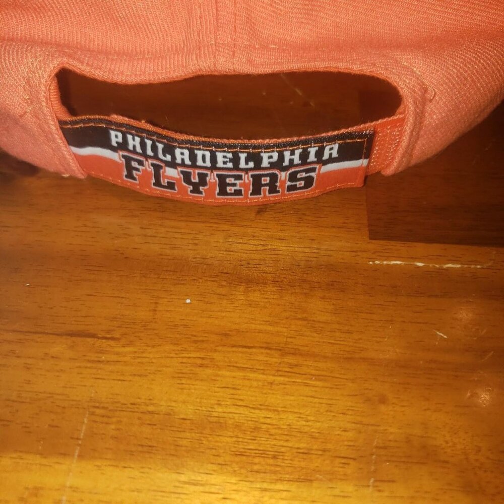 Philadelphia Flyers Ball Cap. Looks new but maybe pre-owned, adjustable - Picture 2 of 2